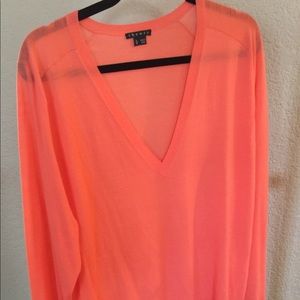 Theory Vneck Sweater Large Salmon wool